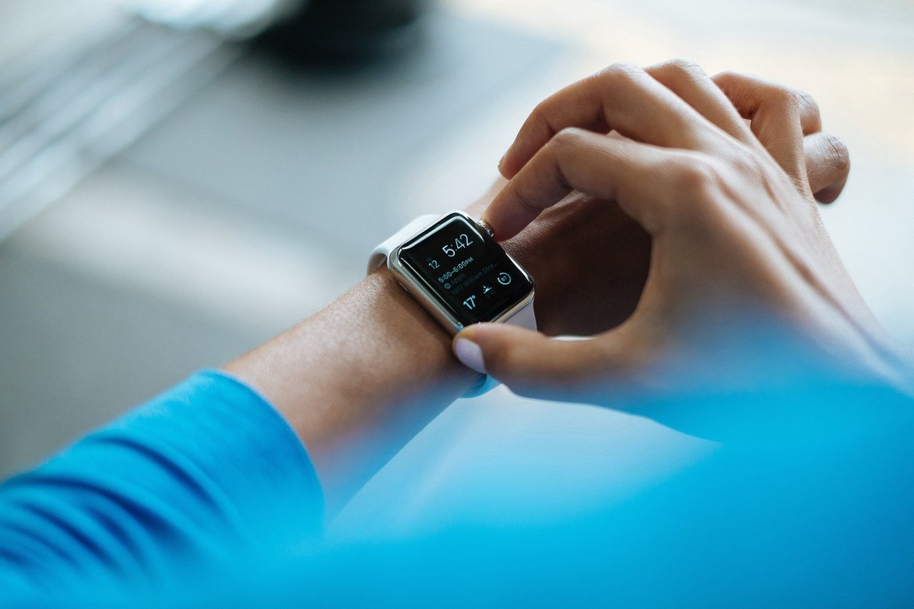 smartwatch 828786 1920