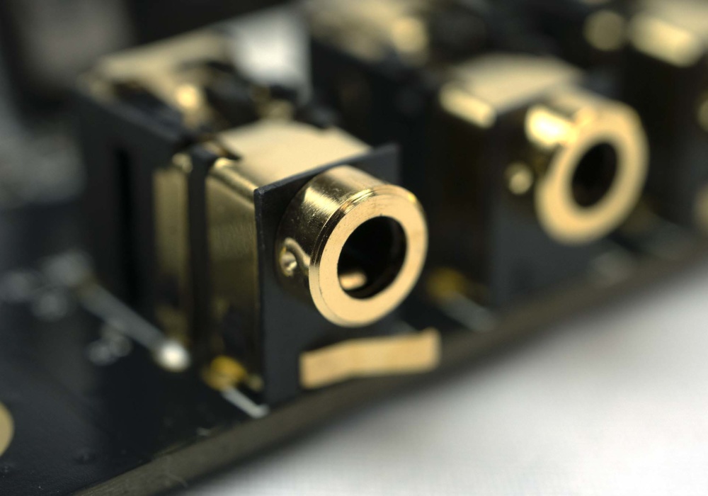 3.5 mm ports AE-5 Plus