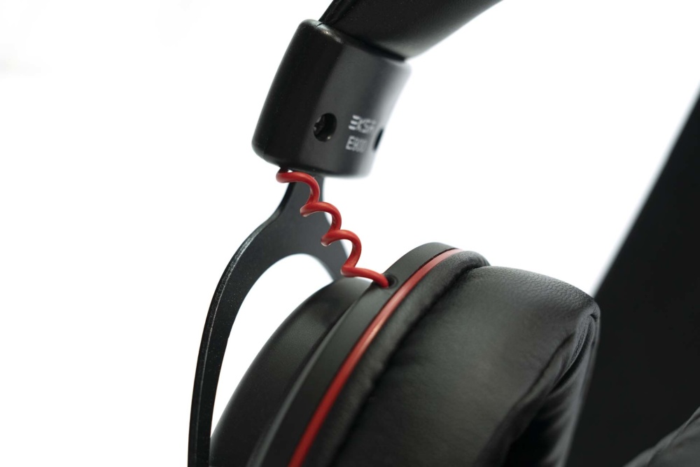 E900 Pro hinge