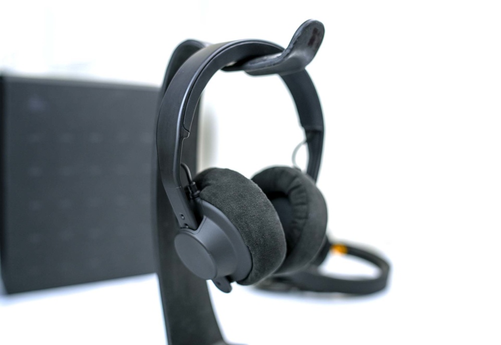 AIAIAI TMA-2 HD Wireless right side