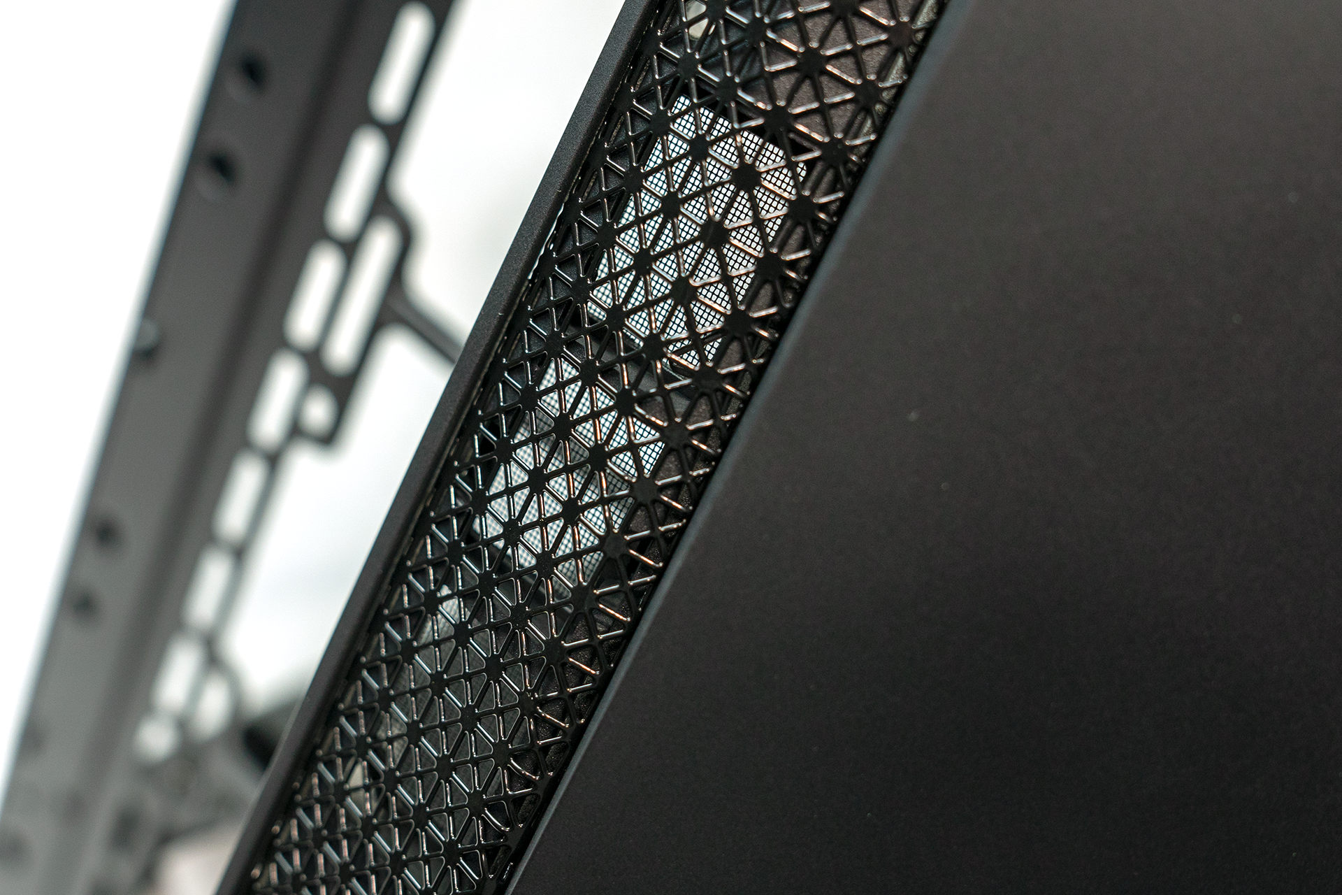 Front mesh intake