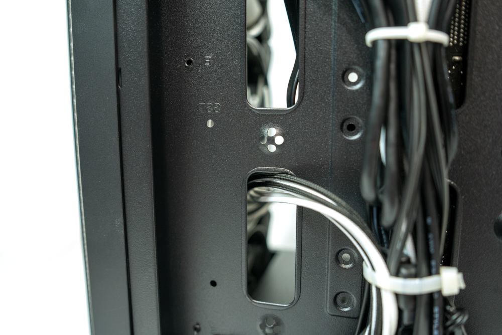 pcie cable installed Fara B1