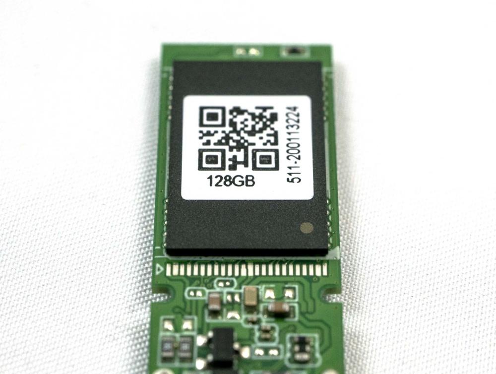 close up of the memory chip on the T-Force Spark