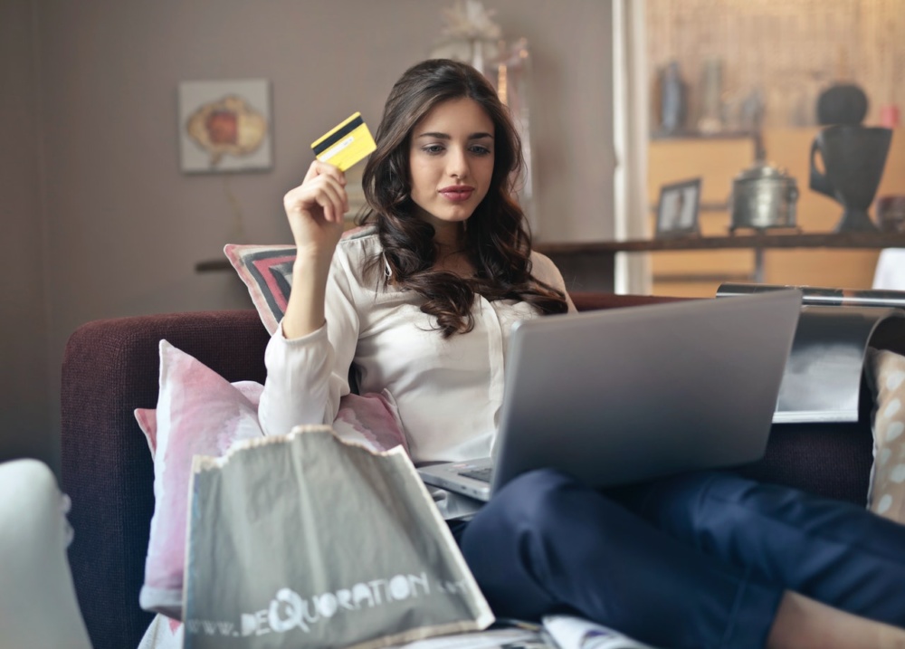 shopping laptop