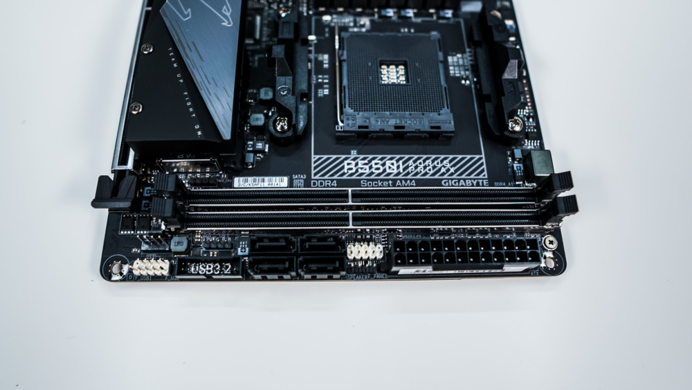 Gigabyte B550i AORUS PRO AX Motherboard