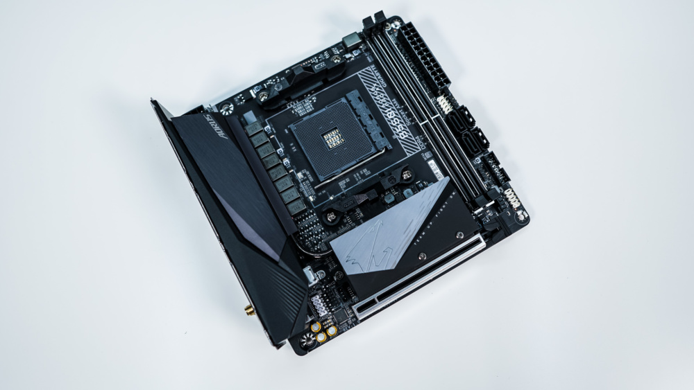 Gigabyte B550i AORUS PRO AX Motherboard