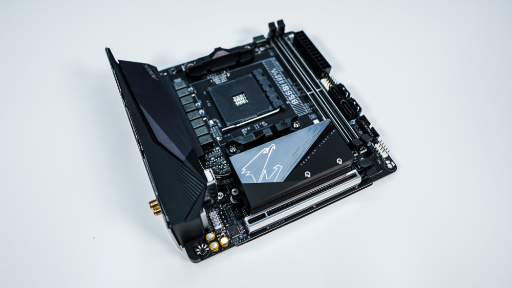 Gigabyte B550i AORUS PRO AX Motherboard