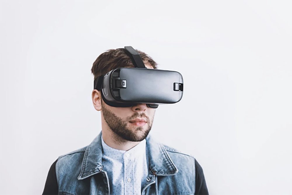 vr headset male