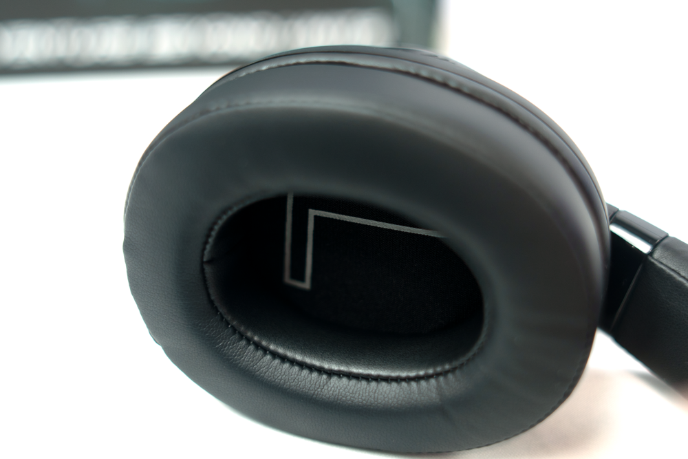 SXFI Gamer Left Earcup close up