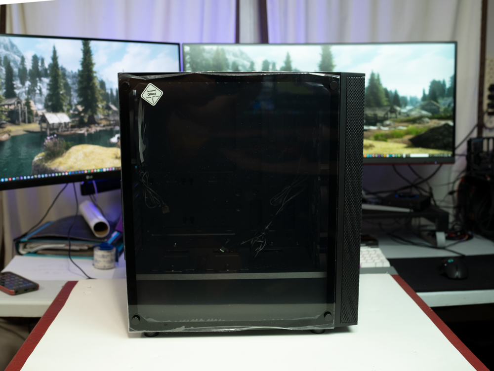 silverstone fara r1 glass side panel