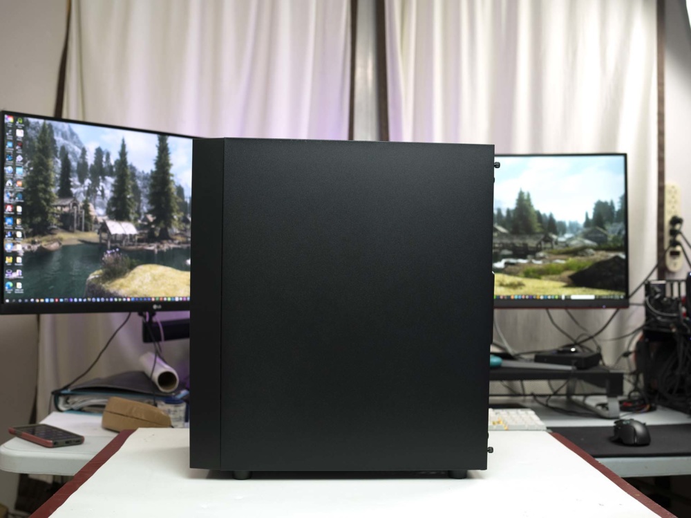 silverstone fara r1 back panel