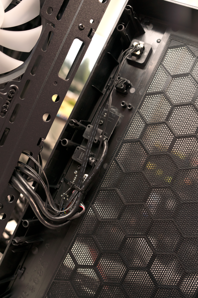 Silverstone Fara R1 front IO cables