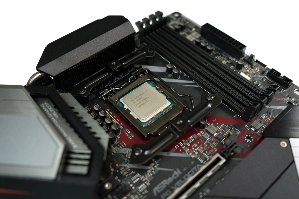 Silverstone Fara R1 z490 velocita