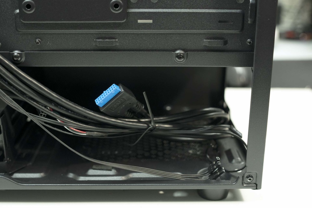 Silverstone Fara R1 psu bay