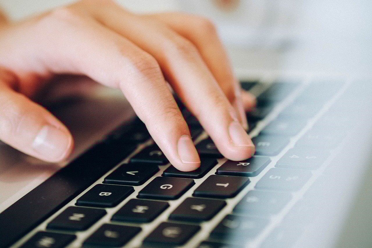 laptop typing computers