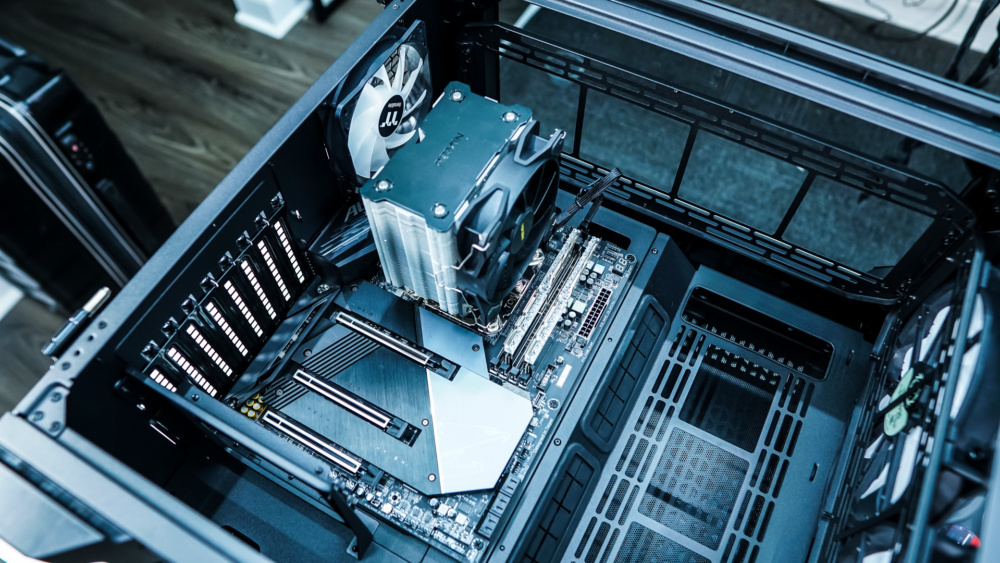 Thermaltake View 51 TG ARGB Case