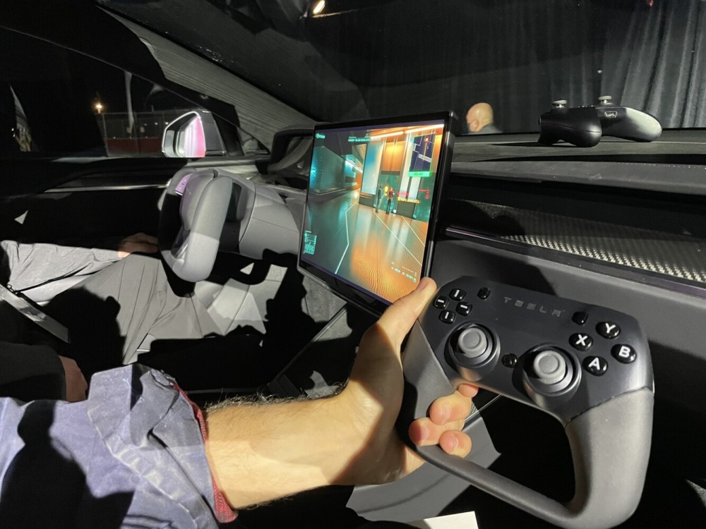 tesla infotainment 1