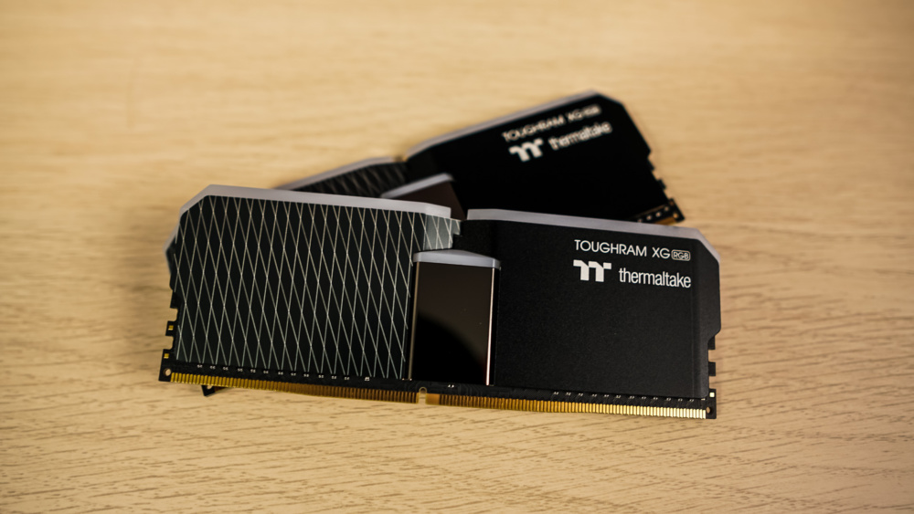 Thermaltake TOUGHRAM XG RGB 16GB DDR4-4000 Memory Kit