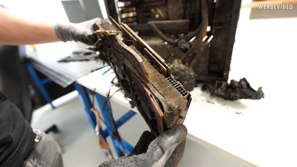 Der8auer RTX 2070 SUPER fire 12 videocardz