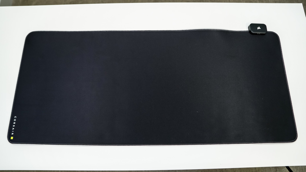Corsair MM700 RGB Extended Mousepad
