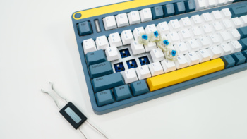 iQunix A80 Explorer Wireless Mechanical Keyboard