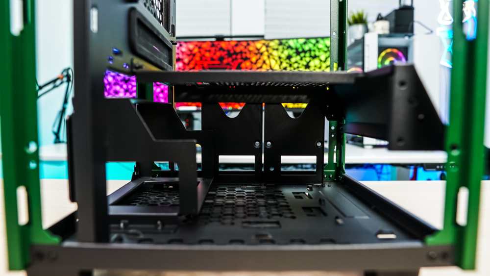 Thermaltake The Tower 100 Racing Green Case