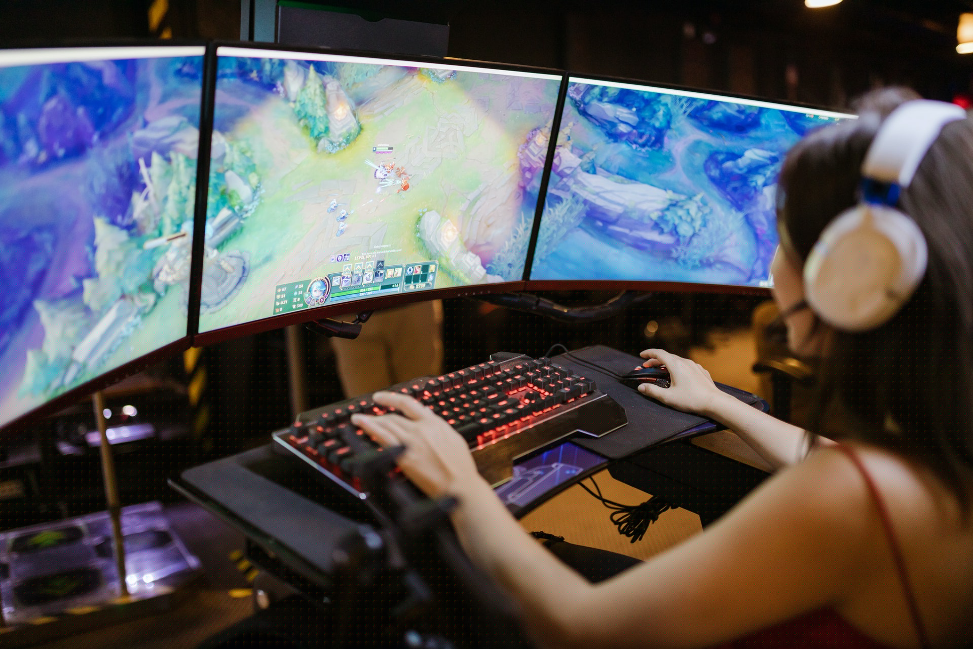 pc gamer 2021 woman