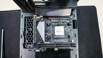 Thermaltake The Tower 100 Racing Green Case