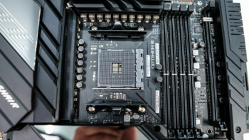 ASUS ROG Crosshair VIII Extreme Motherboard