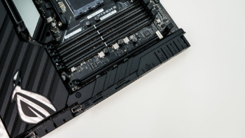 ASUS ROG Crosshair VIII Extreme Motherboard