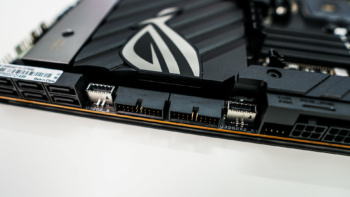 ASUS ROG Crosshair VIII Extreme Motherboard