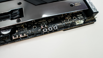 ASUS ROG Crosshair VIII Extreme Motherboard