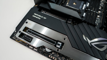 ASUS ROG Crosshair VIII Extreme Motherboard
