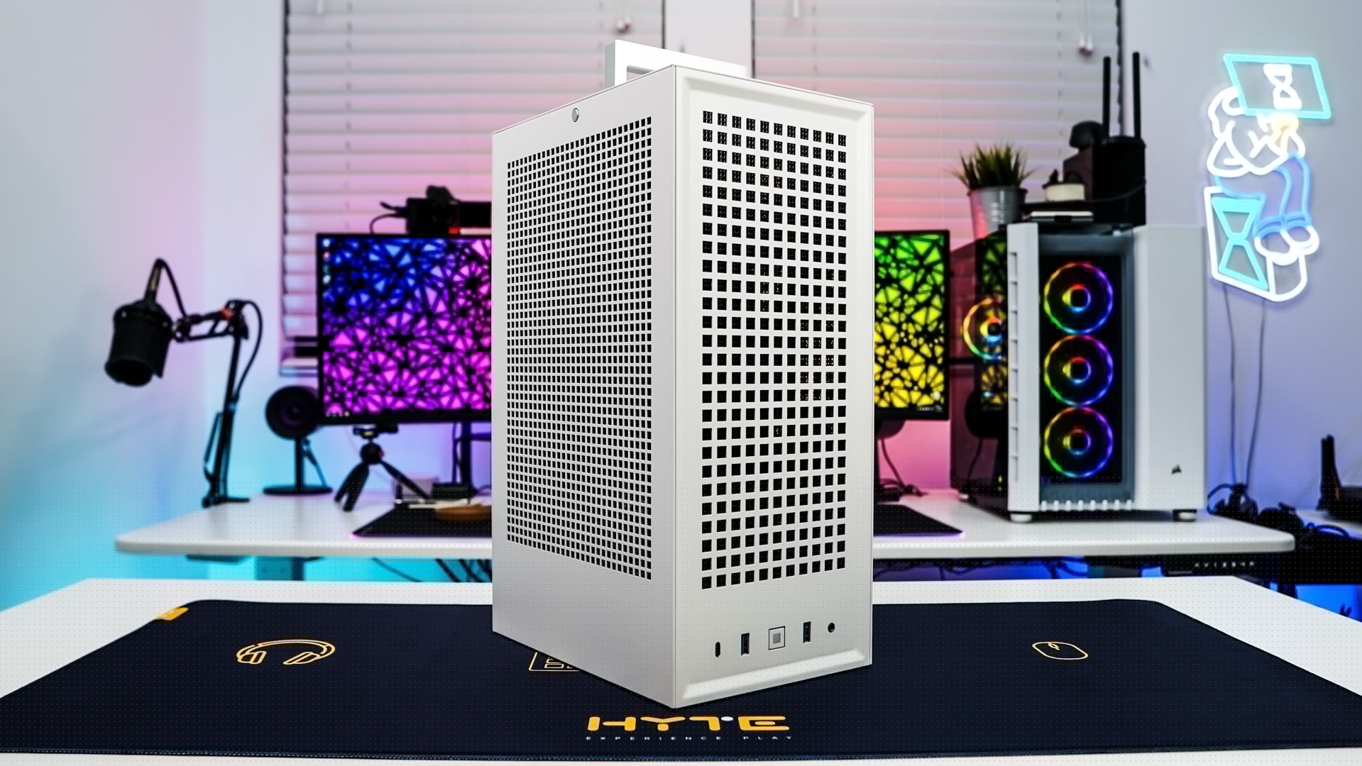 HYTE Revolt 3 Mini-ITX Case