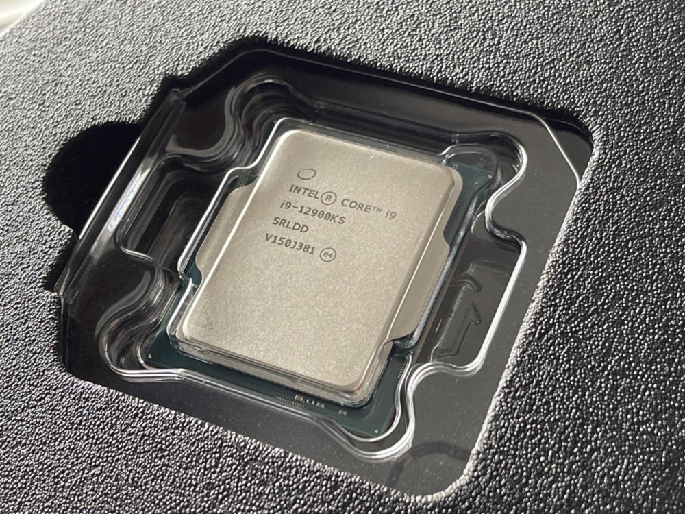 Intel Core i9 12900KS Seby 3