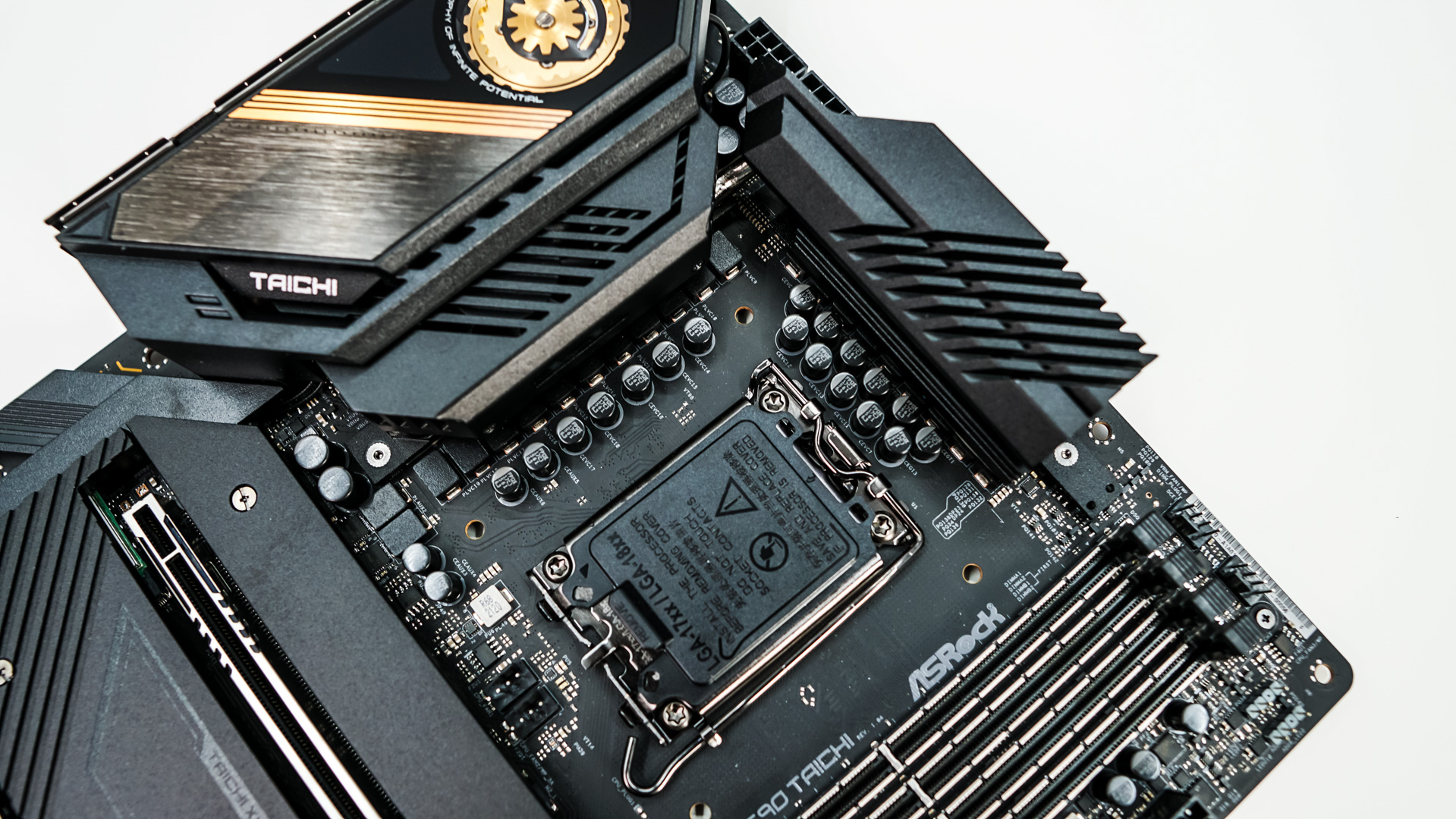 ASRock Z690 Taichi Motherboard