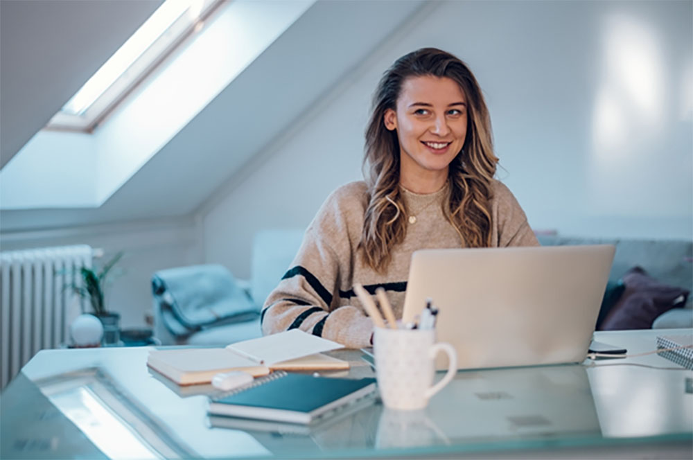 woman student business 2022