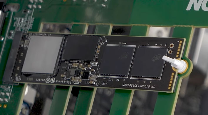 Phison E26 SSD Sideways