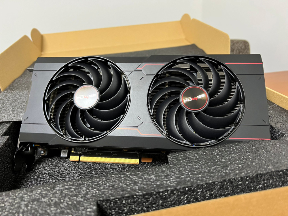 SAPPHIRE Radeon 6700 PULSE 1