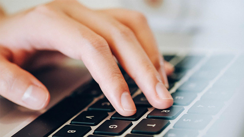 keyboard typing laptop 2022