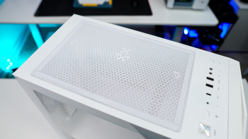 MSI MPG GUNGNIR 110R White Case
