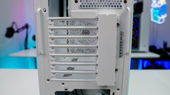 MSI MPG GUNGNIR 110R White Case