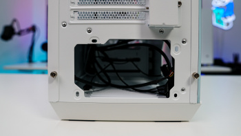 MSI MPG GUNGNIR 110R White Case