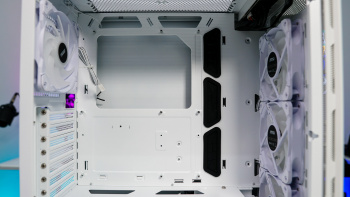 MSI MPG GUNGNIR 110R White Case