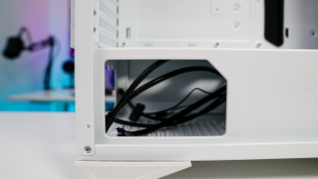 MSI MPG GUNGNIR 110R White Case