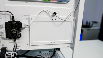 MSI MPG GUNGNIR 110R White Case