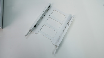MSI MPG GUNGNIR 110R White Case