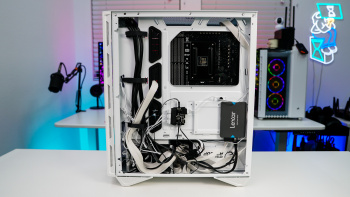 MSI MPG GUNGNIR 110R White Case