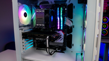 MSI MPG GUNGNIR 110R White Case