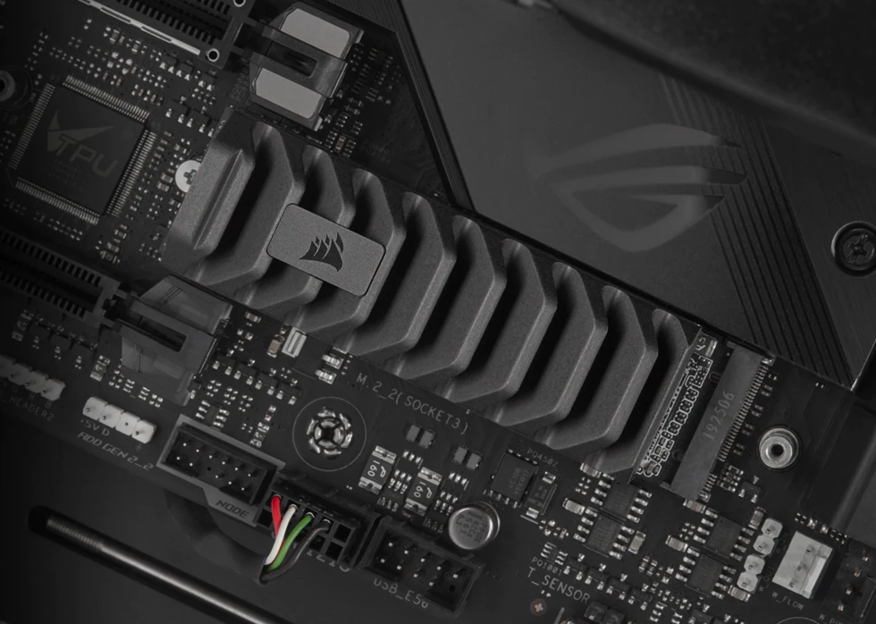Corsair MP700 PCIe Gen 5 NVMe M.2 SSD 1